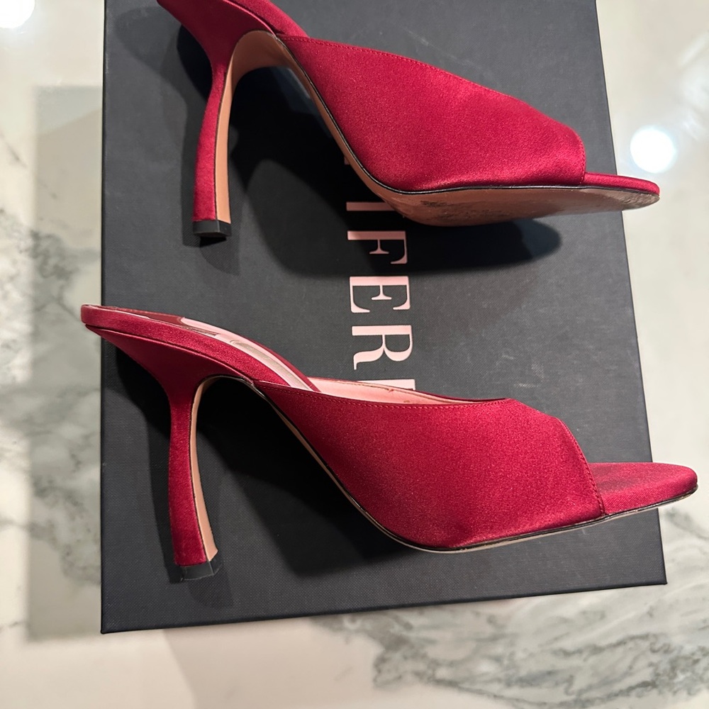 Red Heels with Classic Design - Picture 5 of 7